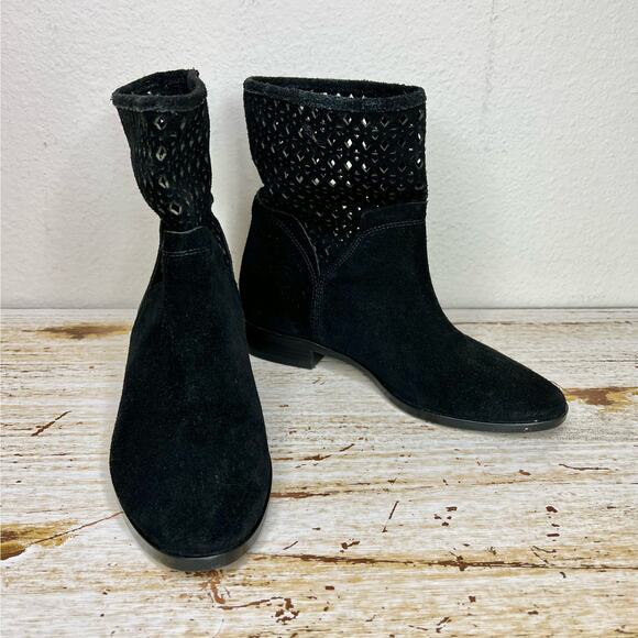 Micheal Kors Leather Perforated Sunny Flat Ankle Boots Black 5M - Picture 2 of 11